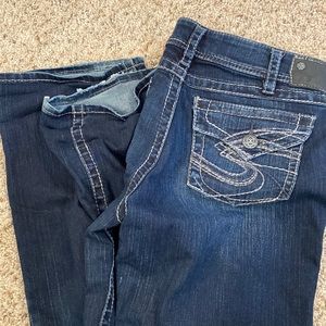 Silver Suki Jeans 32x34